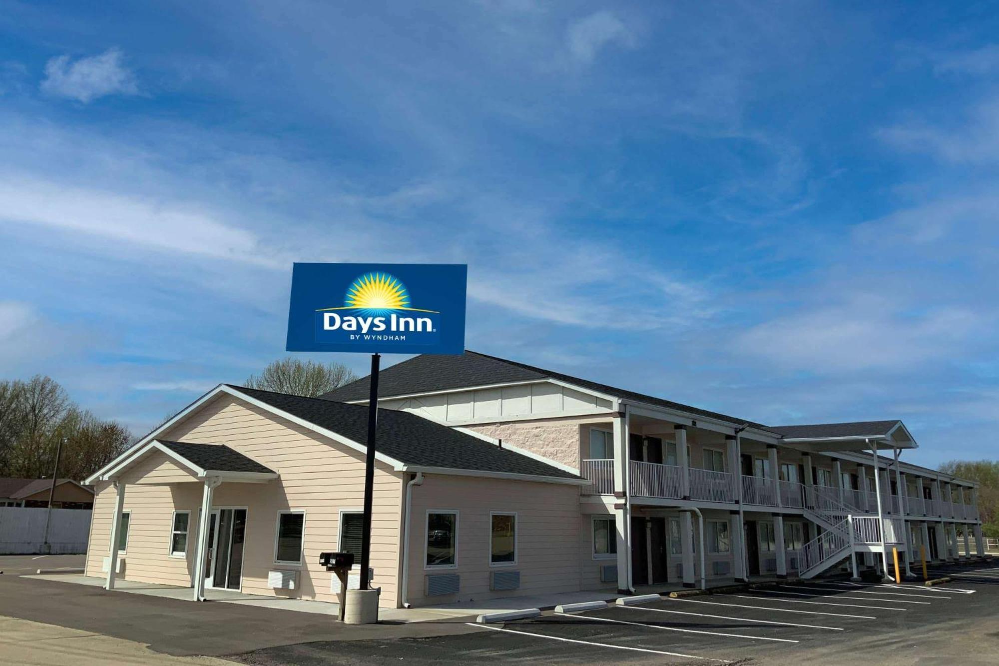 Days Inn By Wyndham Troy Il Exterior photo